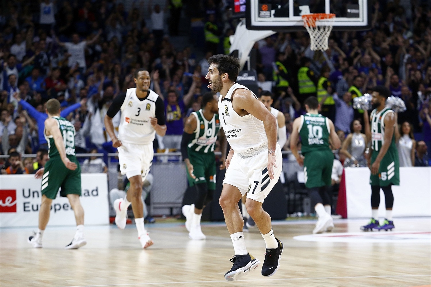 facundo-campazzo-celebrates-real-madrid-eb18